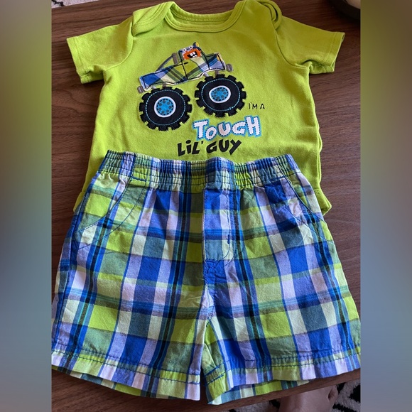 Garanimals 3-6 Month Like New Matching Short Set - Picture 1 of 3